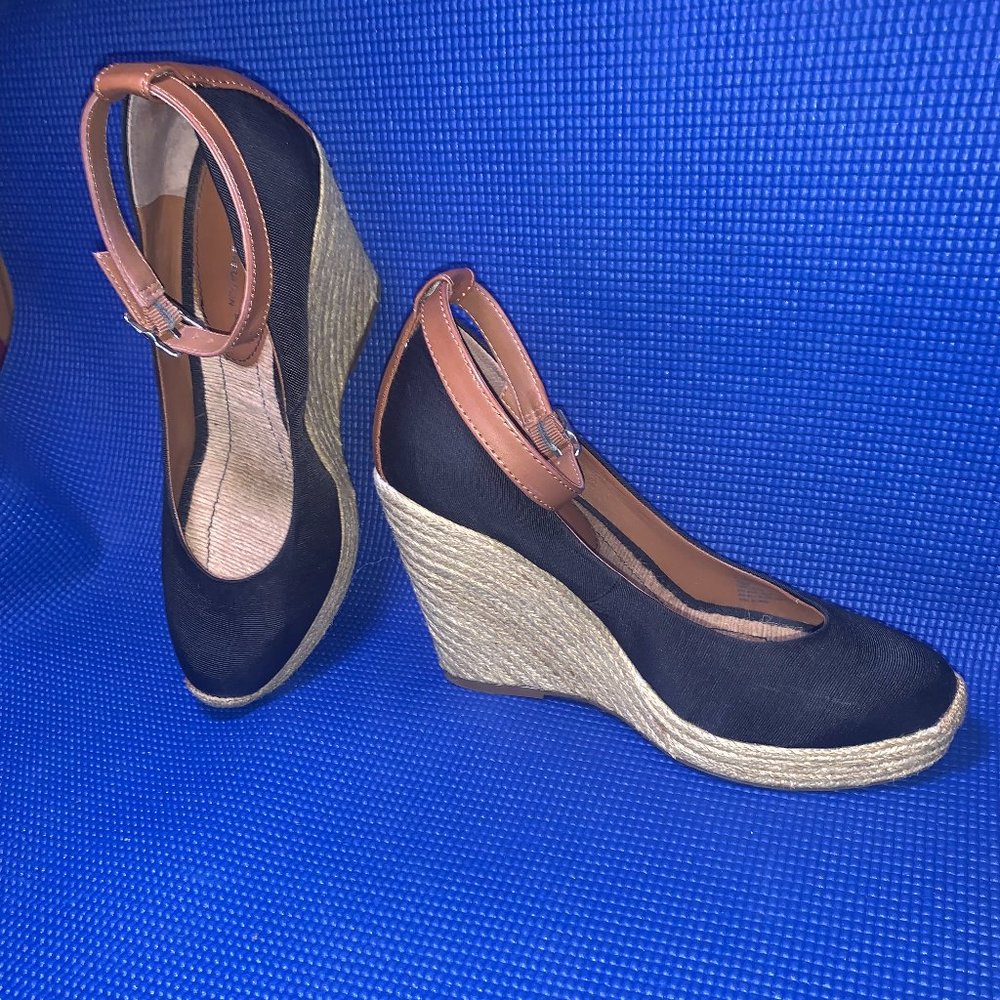 Adorable BCBGeneration Black wedge, Size 10